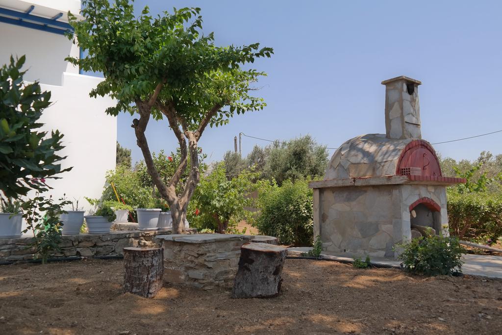 Maroussa Studios Agia Anna  エクステリア 写真